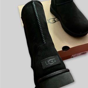 UGG W Classic Short II Black Boots